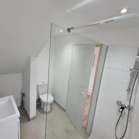 Neuf A Apartment *